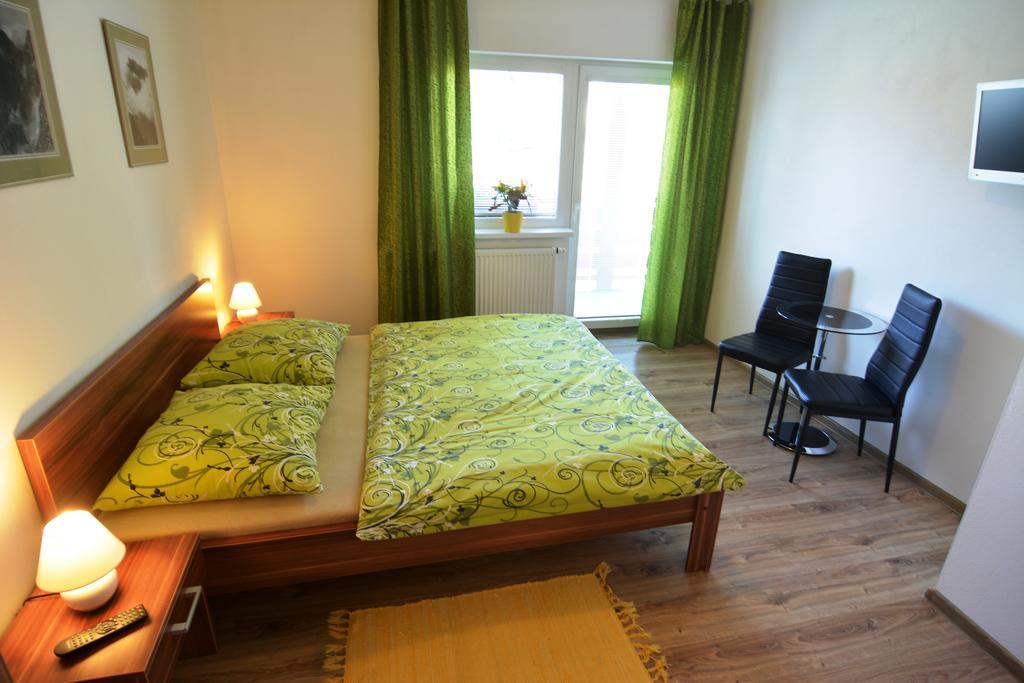 Villa Gold Nova Lesna Room photo