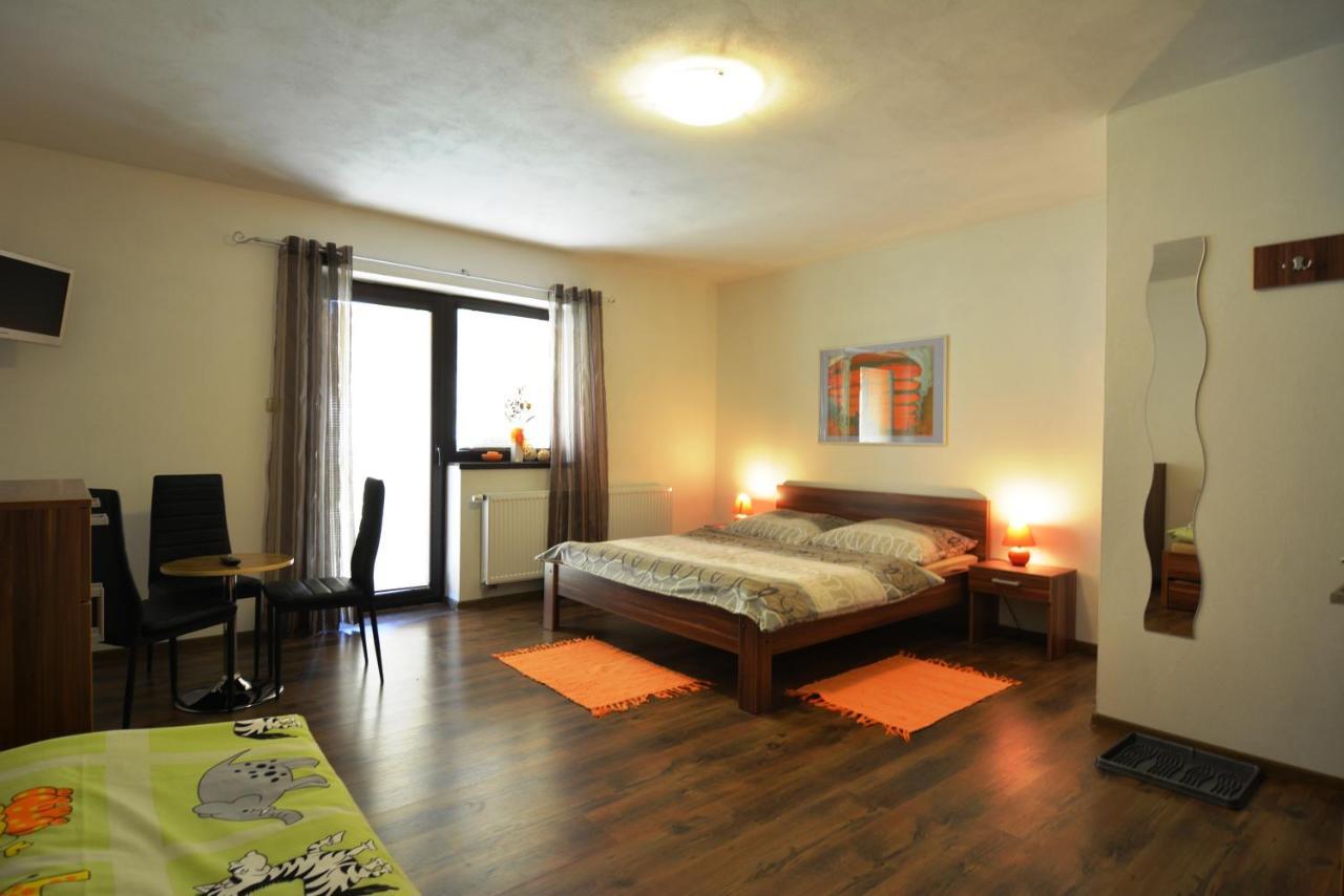 Villa Gold Nova Lesna Room photo