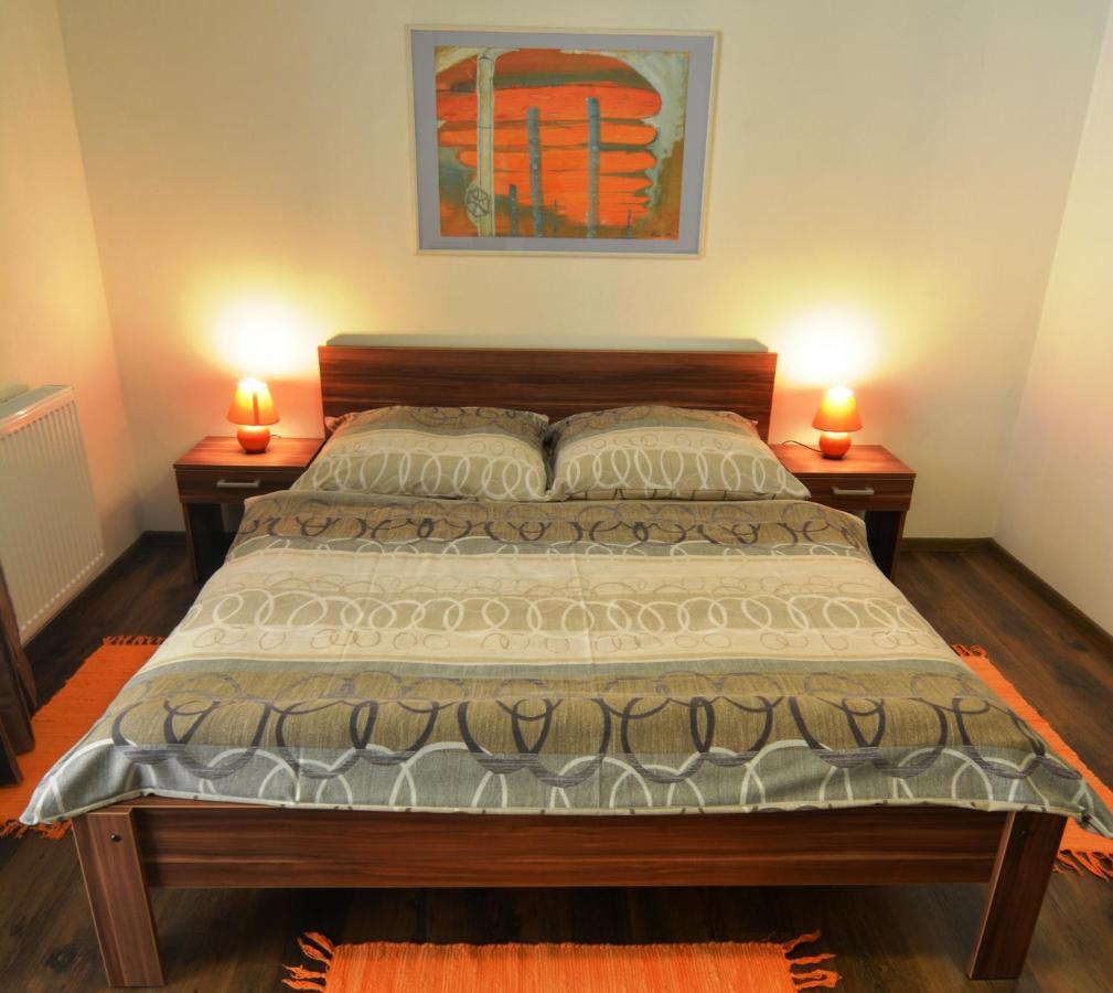 Villa Gold Nova Lesna Room photo